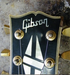 Real Gibson headstock & logo